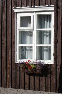 How To Caulk The Interior Of New Windows Like A Pro Windows