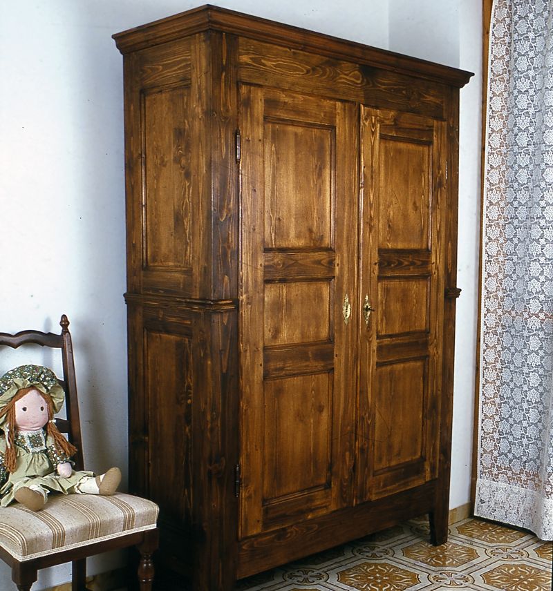 Come costruire un armadio in legno. foto, disegni e misure per ... Costruire una porta in legno massello