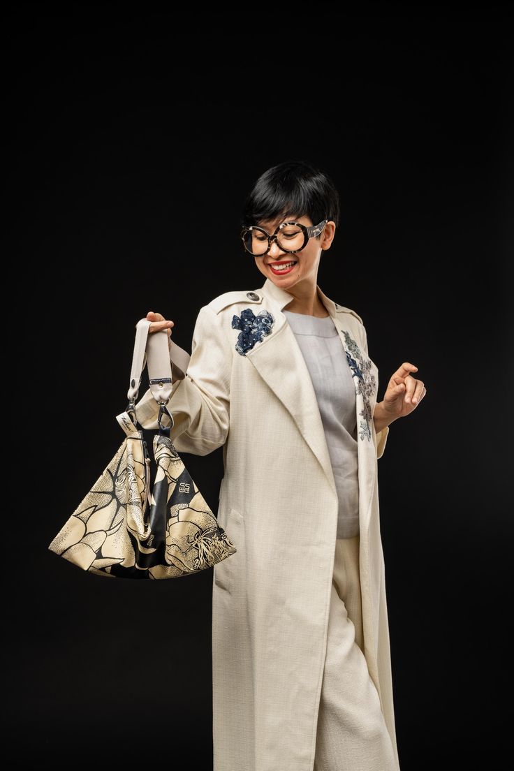 Large Pouch, Large Handbags, Blooming Flowers, Floral Illustrations, Sling Bag, Water Based Ink, Royal Family, Extraordinary, Pigment