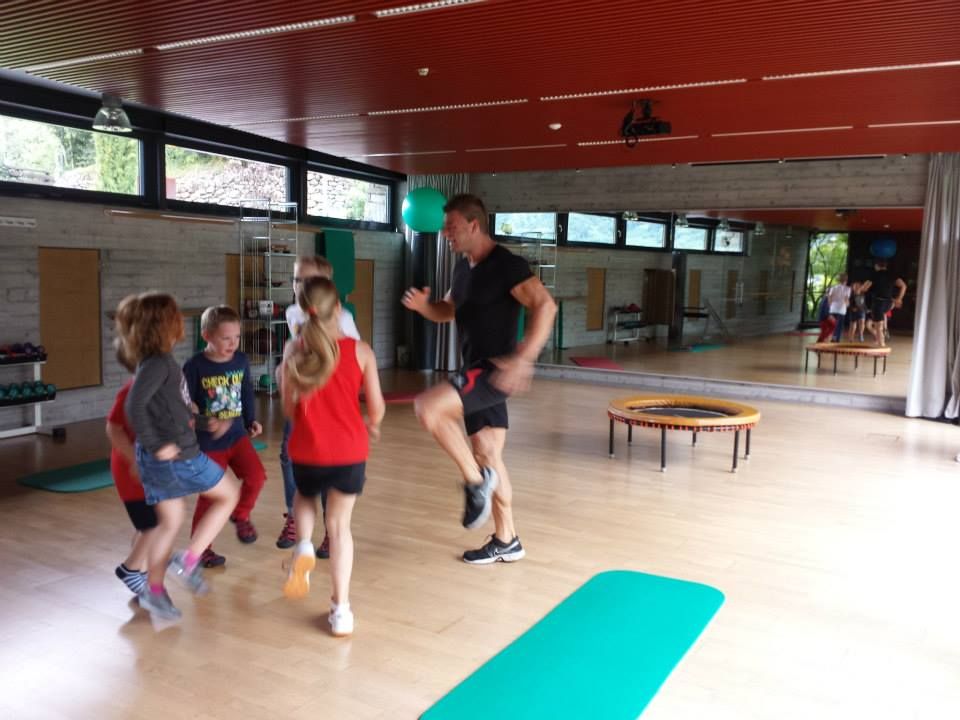 Freundin beim sport kennenlernen