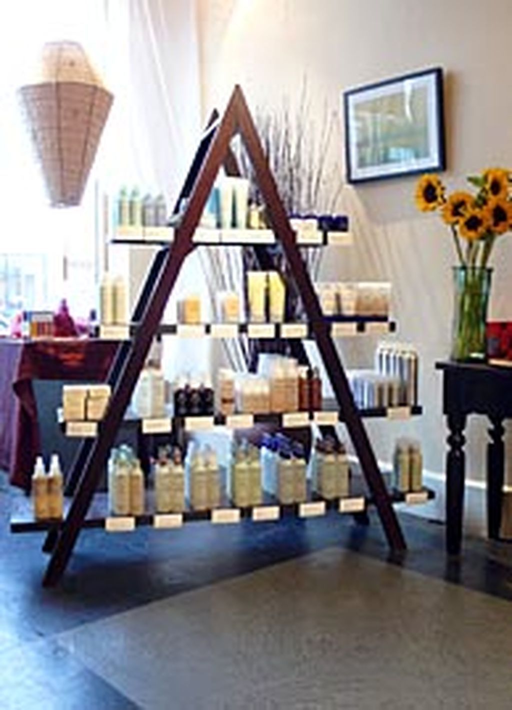 48 Retail Display Ideas 7 | Salon retail display, Salon products