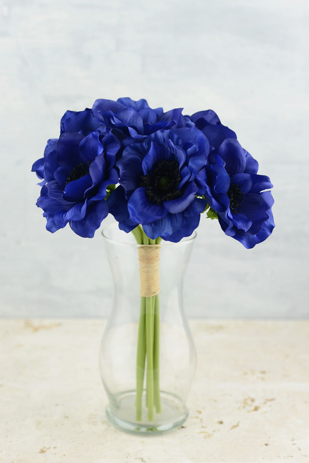 Anemone Flower This Navy Blue Centers Would Go With Burgandy Green Grey White Ivory Color Scheme Anemone Flower White Anemone Flower White Anemone