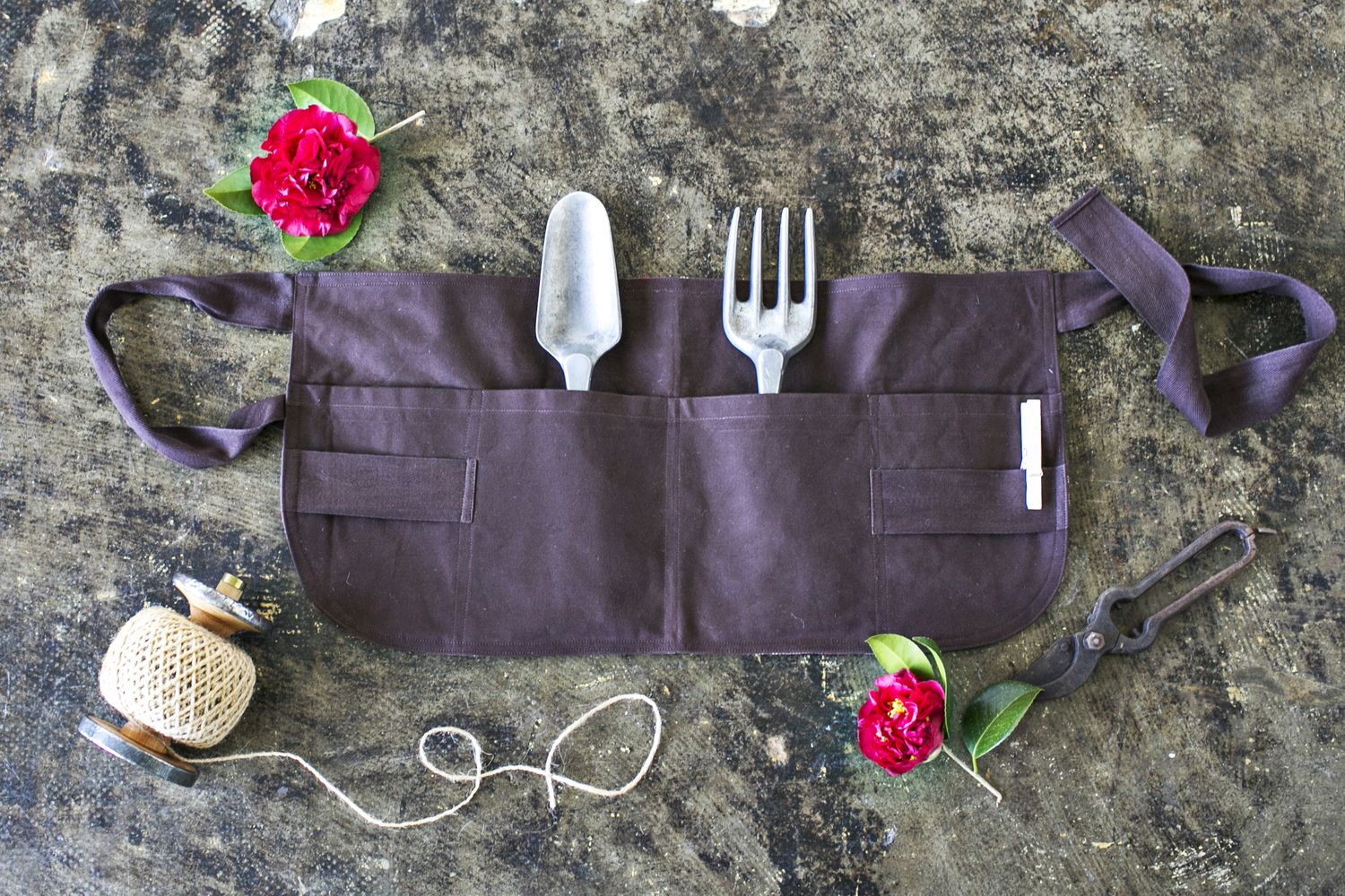 Waxed Canvas Collection Farm To Table Garden Apron Gardening