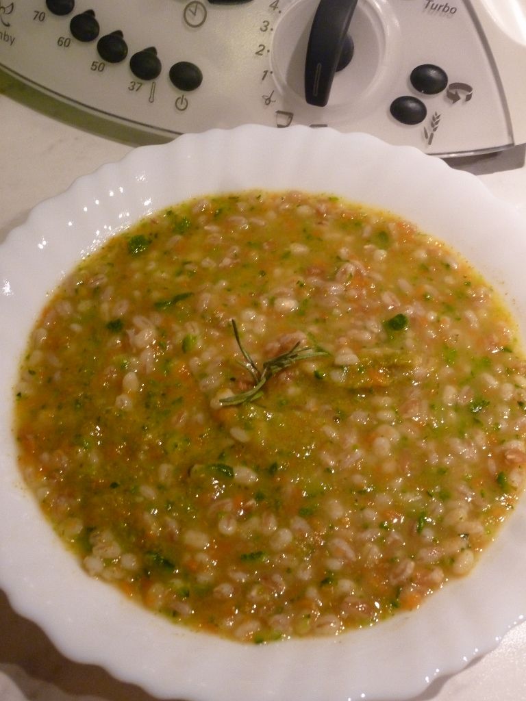 Ricetta Zuppa di orzo farro e verdure pubblicata da 3lena81 , impara ... Ricetta Zuppa di orzo farro e verdure pubblicata da 3lena81 , impara ...