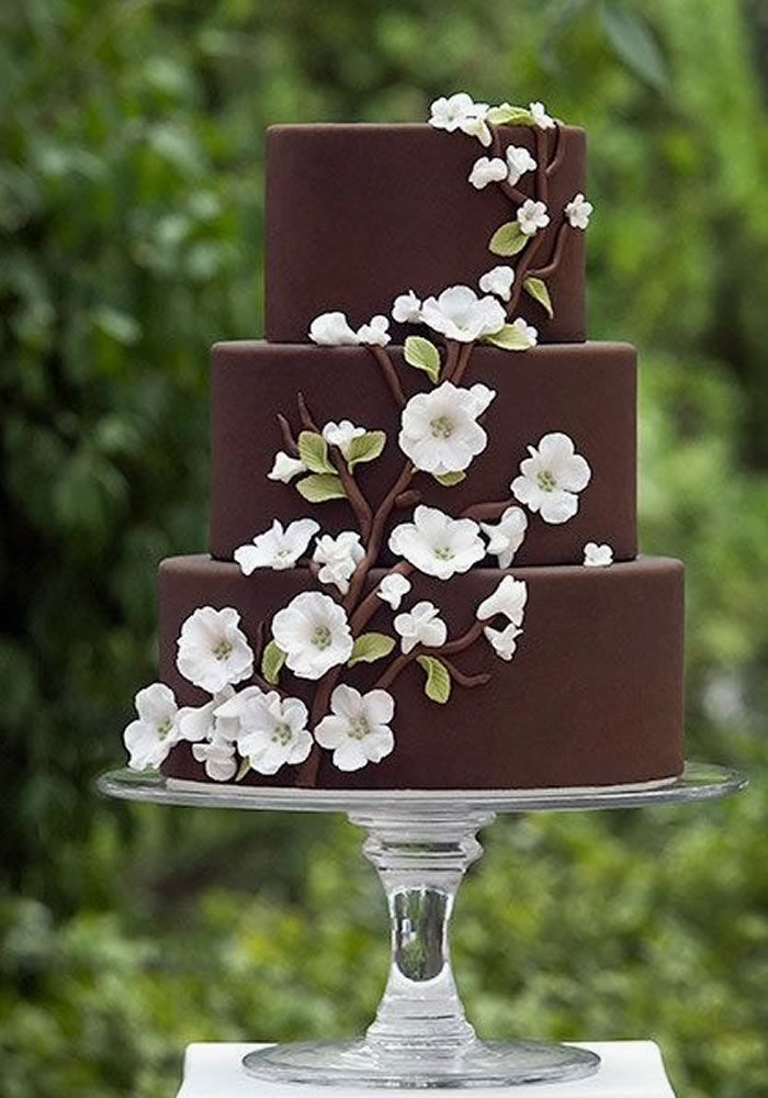 13 Chocolate Wedding Cakes That Will Make Your Mouth Water