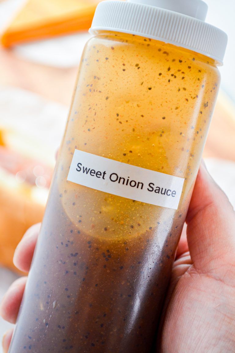 Sweet Onion Sauce {Subway Copycat Recipe} - Dash for Dinner Homemade Condiments, Homemade Seasonings, Homemade Spices, Homemade Recipes, Homemade Sweets, Subway Sandwich, Sweet Onion Sauce Subway, Subway Sauces, Barbecue