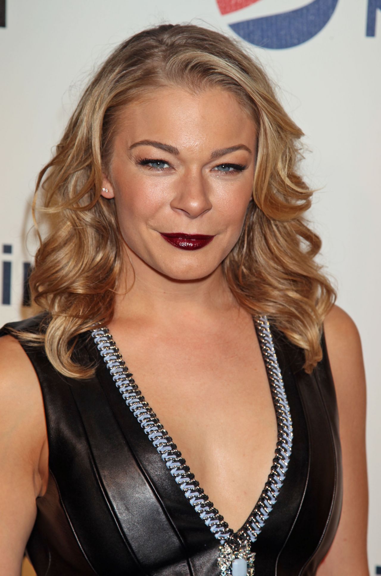 Paparazzi Leaked Leann Rimes naked photo 2017 cameltoe Leaked Leann Rimes naked photo 2017