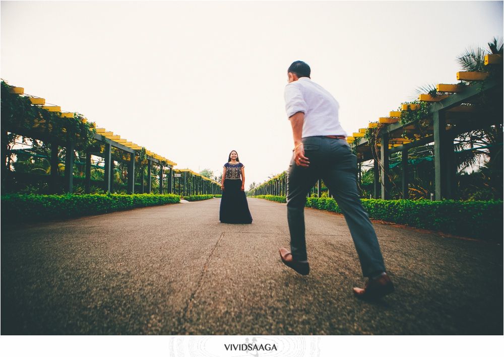Best wedding photographers in Visakhapatnam Indian Wedding Couple, Wedding Couples, Post Wedding, Wedding Photos, Outdoor Couple, Top Wedding Photographers, Indian Wedding Photography, Couple Shoot, Best Couple