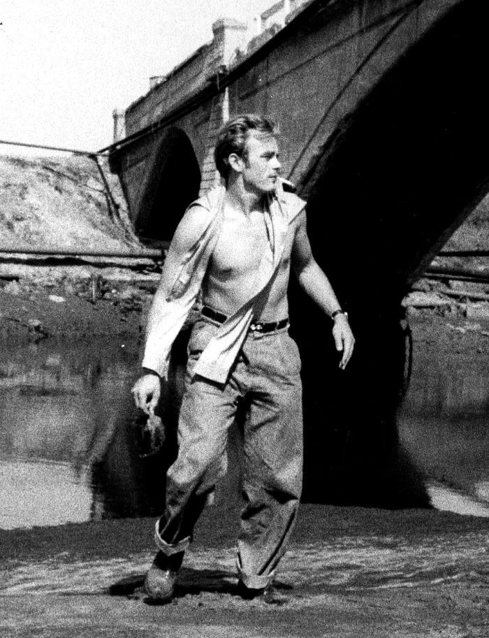 Thelittlefreakazoidthatcould James Dean Photographed By Sanford Roth 1955 James Dean Life James Dean Dean Thelittlefreakazoidthatcould James Dean Photographed By Sanford Roth 1955 James Dean Life James Dean Dean