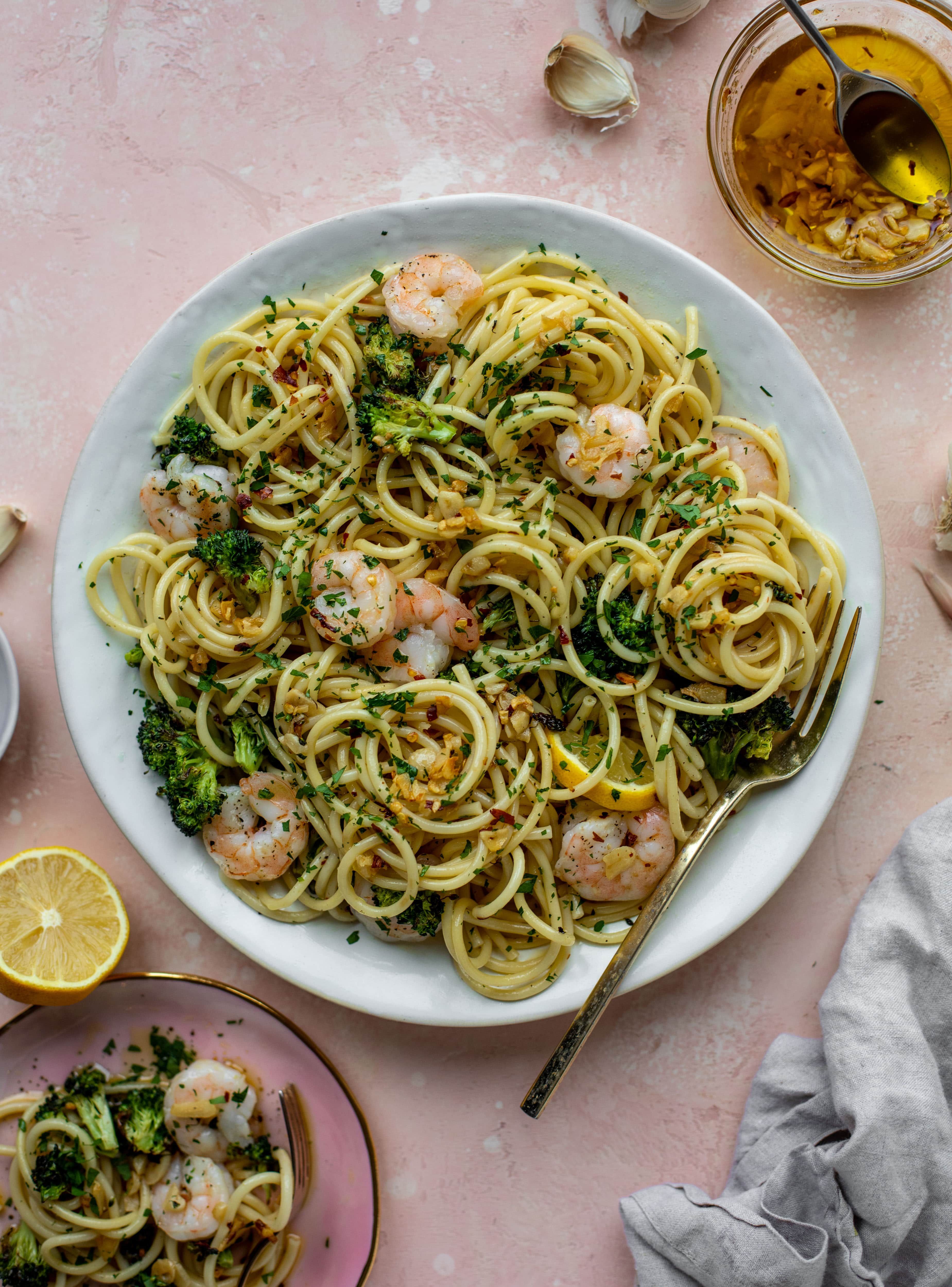 Garlic Sauce Bucatini with Roasted Shrimp and Broccoli Garlic Sauce Bucatini with Roasted Shrimp and Broccoli