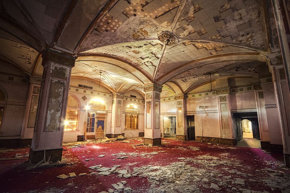 Abandoned Playgrounds The Haunted Baker Hotel Http Www The Baker Hotel Mineral Wells Texas They Ve Talked For Decades About