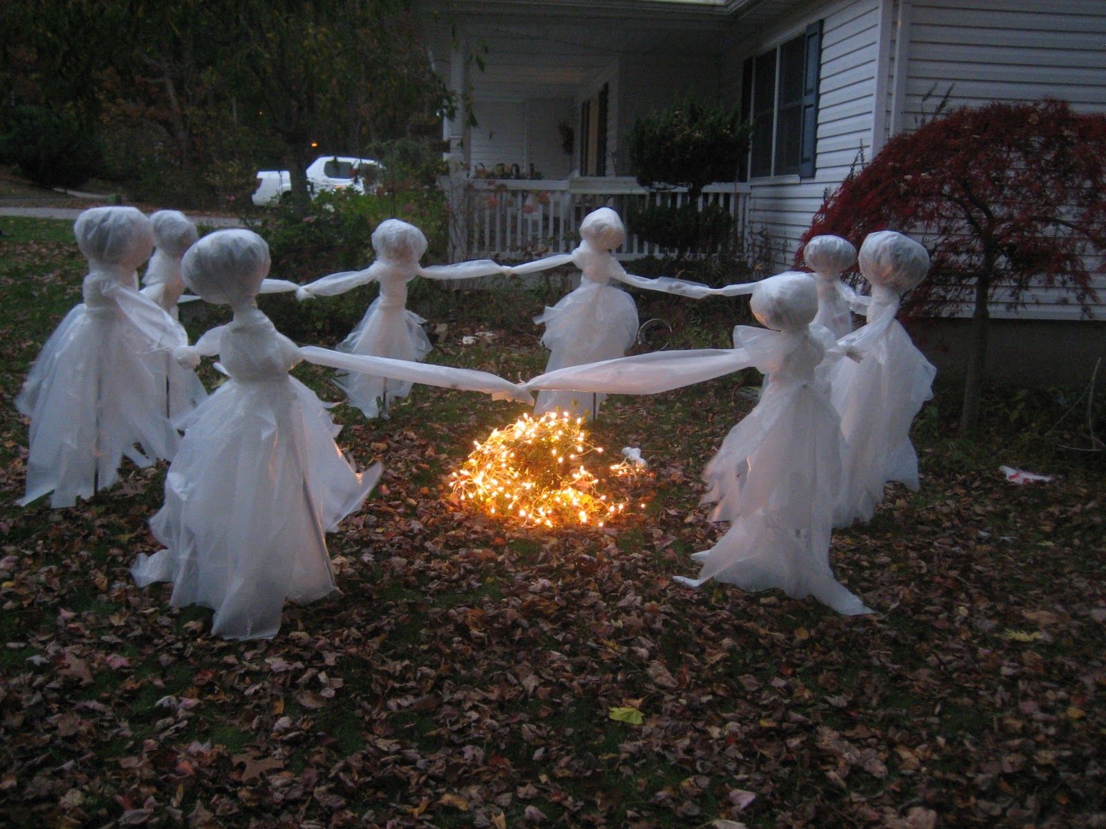 11 Easy DIY Halloween Decorations With Trash Bags Pinterest DIY - halloween decorations diy 11 Easy DIY Halloween Decorations With Trash Bags Pinterest DIY - halloween decorations diy