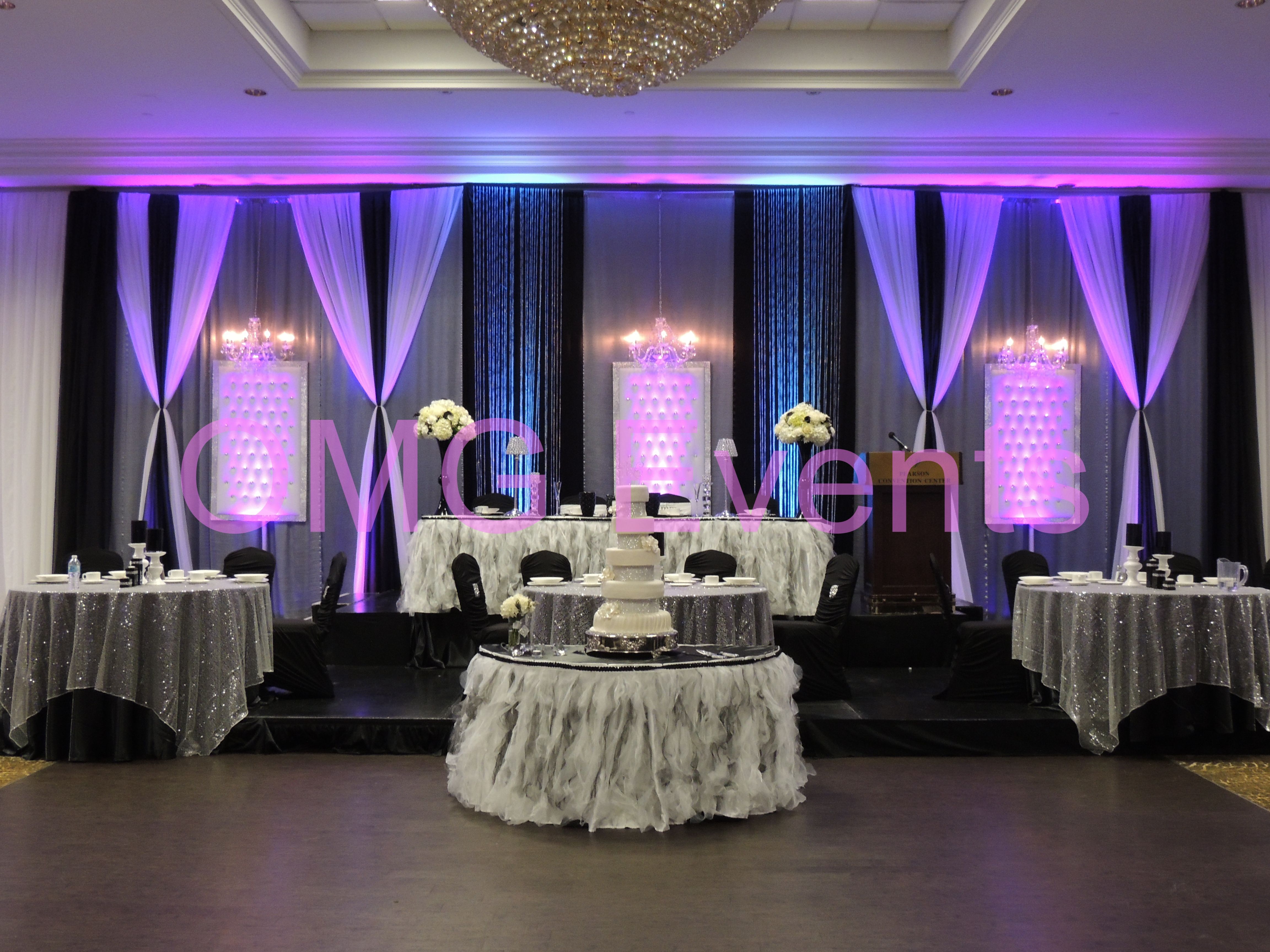 Black And White Glam Backdrop Head Table Set Up Two Tome Black And White Glam Backdrop Head Table Set Up Two Tome Ruffled Skirting