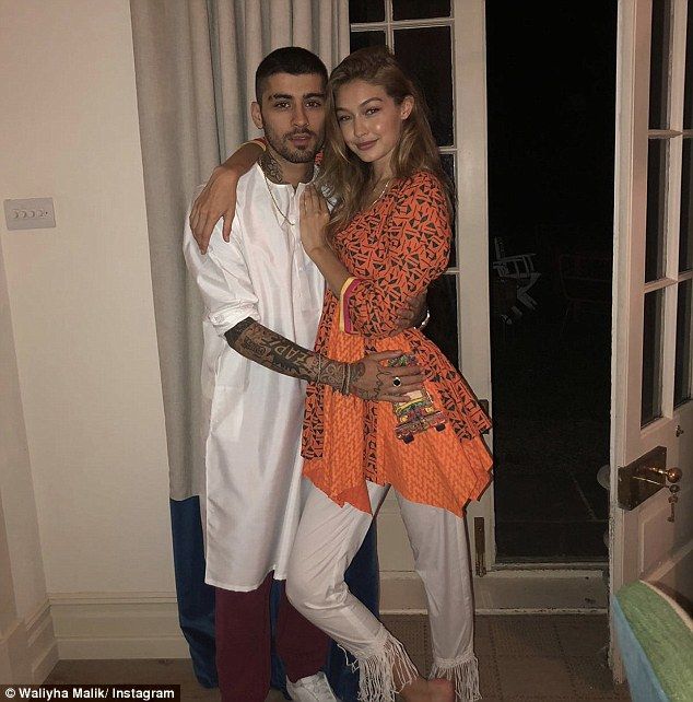 Cute couple: It seemed Gigi Hadid and Zayn Malik were going stronger than ever as they enj... #gigihadid Zayn Malik Mother, Zayn Malik Family, Zayn Malik Pics, Zayn Mailk, Zayn Malik Girlfriend, Zayn Malik Outfits, Niall Horan, Gigi Hadid Outfits, Gigi Hadid Style