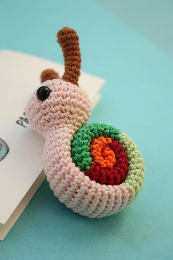 Snail Crochet Amigurumi, Crochet Snail, Crochet Diy, Love Crochet, Crochet Animals, Amigurumi Patterns, Crochet Dolls, Crochet Crafts, Yarn Crafts