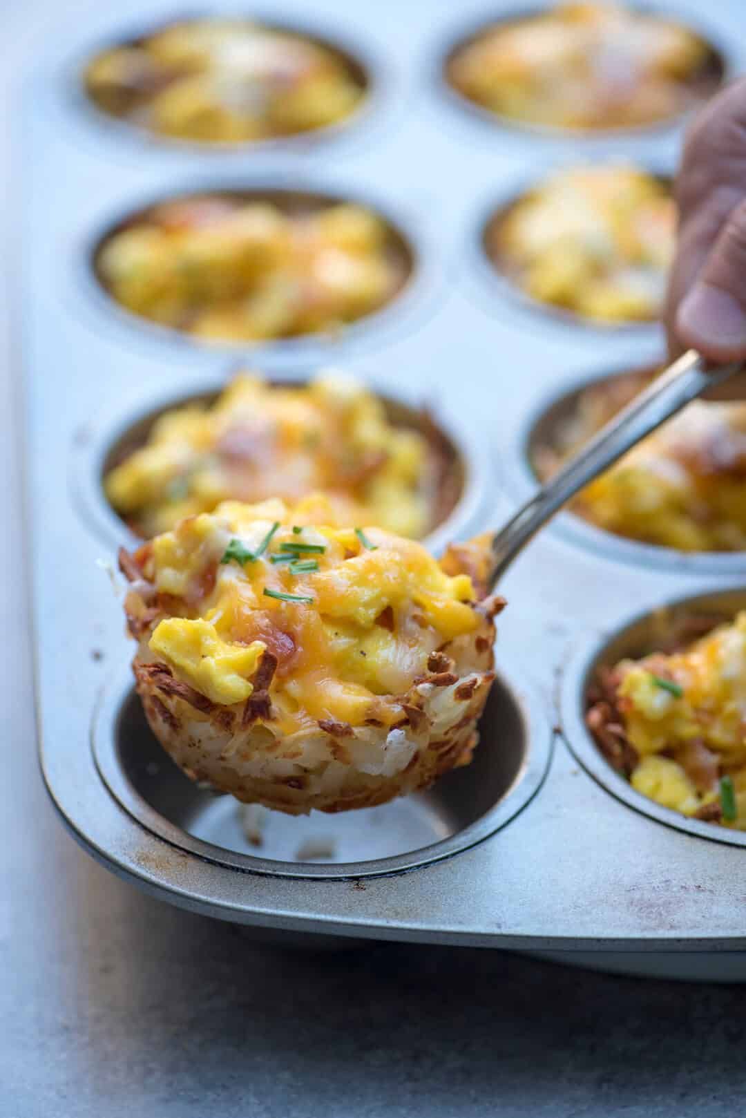 Muffin tin hash brown and scrambled egg cups – Artofit