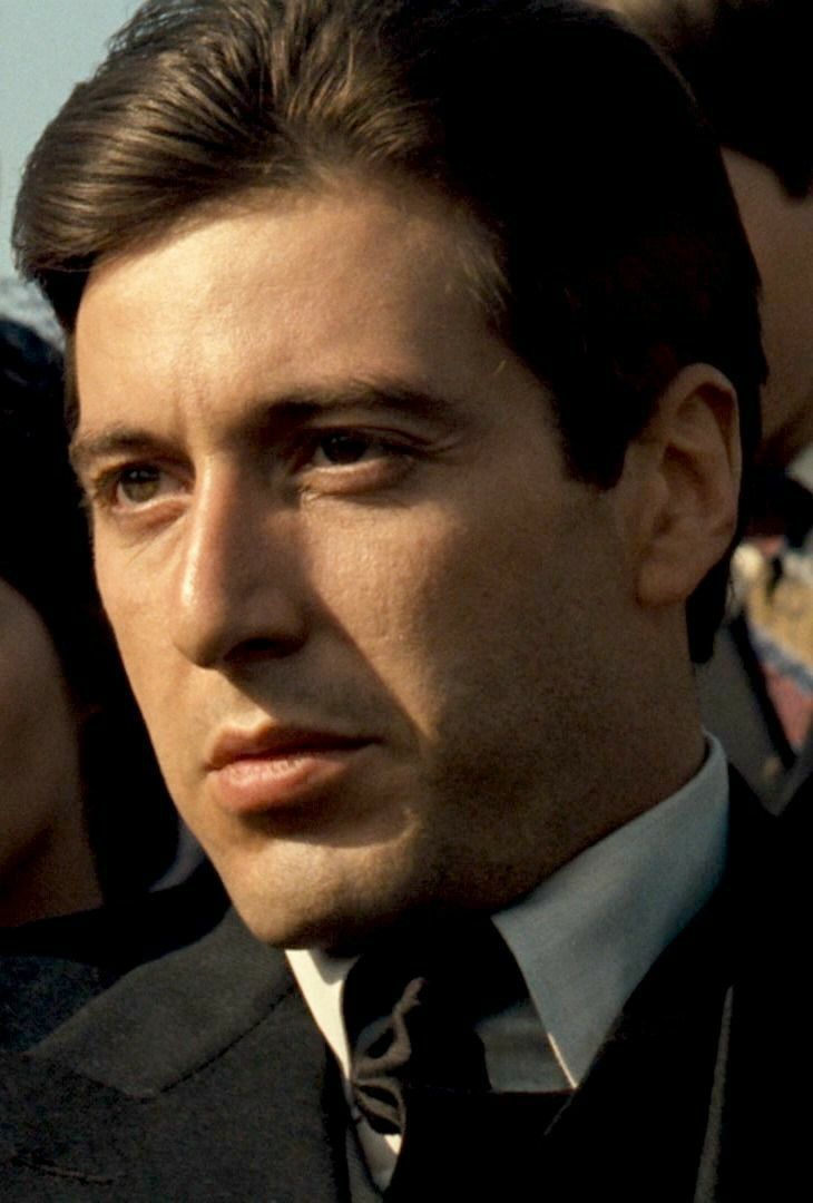 Pin di Vale su Al Pacino | Il padrino, Al pacino, Poster di film