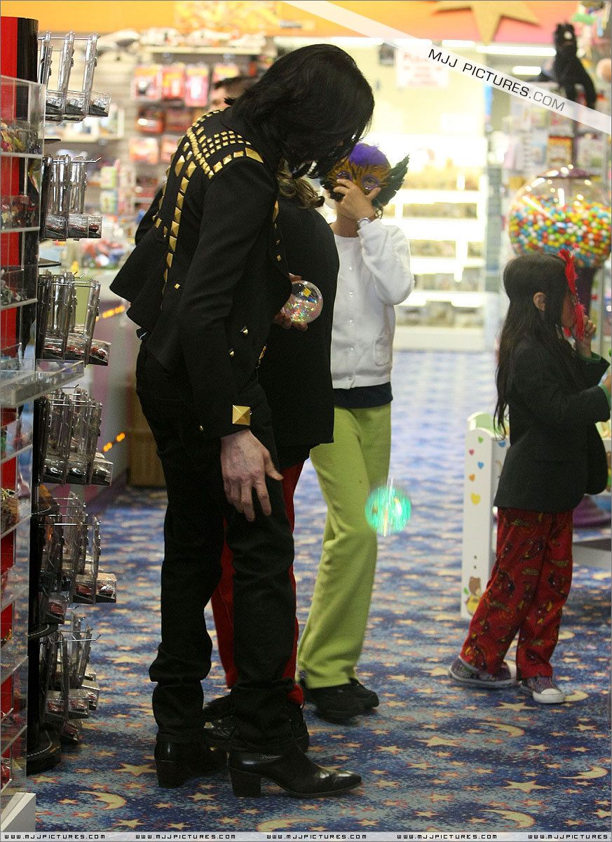 3 Michael Jackson 3 Out Shopping With The Kids マイケル 有名人 スリラー 3 Michael Jackson 3 Out Shopping With The Kids マイケル 有名人 スリラー