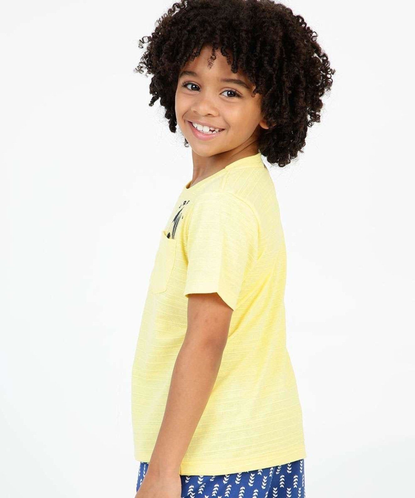 Camiseta Infantil Estampa Frontal MR Tam 4 a 10 Camiseta infantil, ideal para meninos de 04 até 10 anos de idade, confeccionada em malha algodão e poliéster. Possui gola redonda, estampa frontal, manga curta, bolso, acabamento e costura no tom. Informações Adicionais: Tamanho: 04 ao 10 Cor: amarelo Modelo: Camiseta Infantil Estampa Frontal MR Tam 4 a 10 Material: algodão e poliéster(tecido malha) Composição: 55% algodão, 45% poliéster Detalhes adicionais: estampa frontal, bolso, infantil meninos Manga, Products, Infant Girls, 10 Years, Round Collar, Baby Boys, Yellow, Kids Fashion, T Shirts