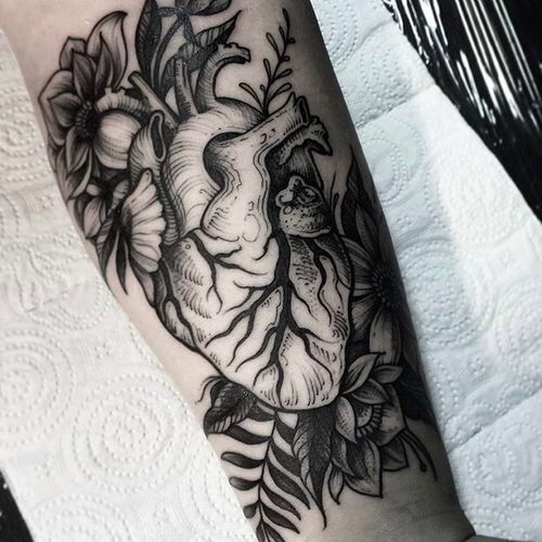 Share 72+ dark feminine tattoos best in.cdgdbentre