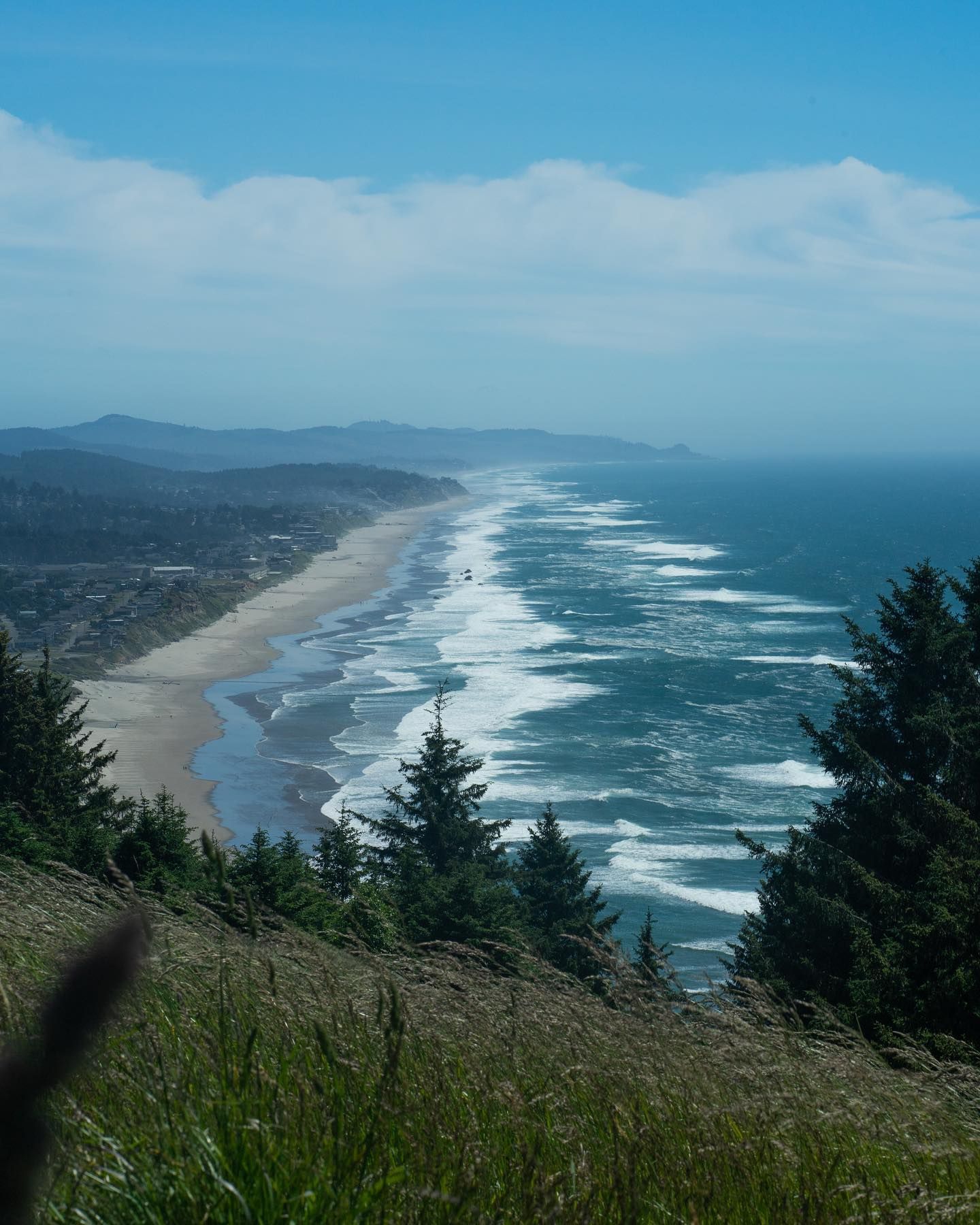 Such a beautiful view. It was worth the hike. . . . . . #shotbykadar #supportblackphotographers #pnwadepts #pnw #oregon #pacificnorthwest #bealpha #sonyalpha #oregoncoast #ocean #oceanview #coastalliving #coast #beach #beachlife #summer #beachday #beachvibes