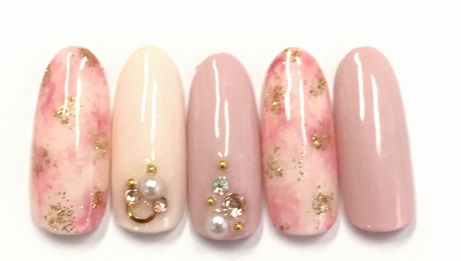 ビジュー タイダイのエレガントパーティーネイル Nail Beauty コルン ネイルアンドビューティー コルン 溜池山王 のデザイン 21 ネイル コルン ビジュー ビジュー タイダイのエレガントパーティーネイル Nail Beauty コルン ネイルアンドビューティー コルン 溜池山王 のデザイン 21 ネイル コルン ビジュー