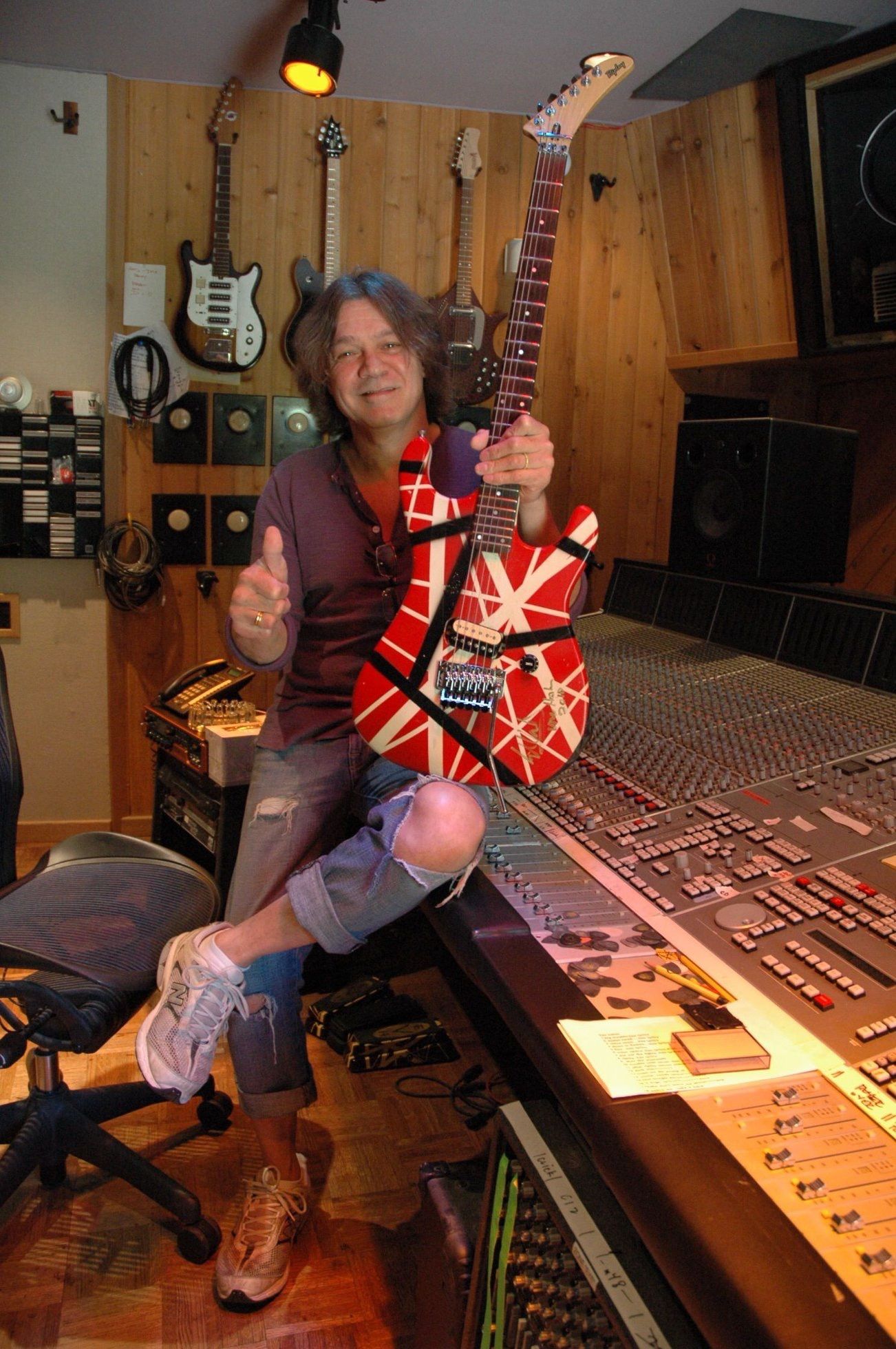 Pin By Guitarreallm On Eddie Van Halen Van Halen Eddie Van Halen Dimebag Darrell