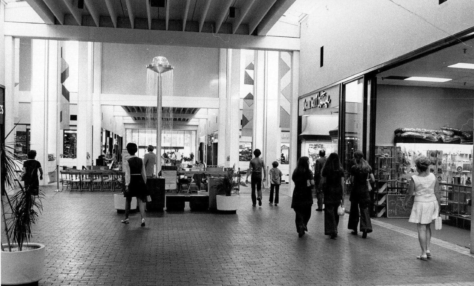 Why is SouthPark Mall flourishing after 20 years? (vintage photos)