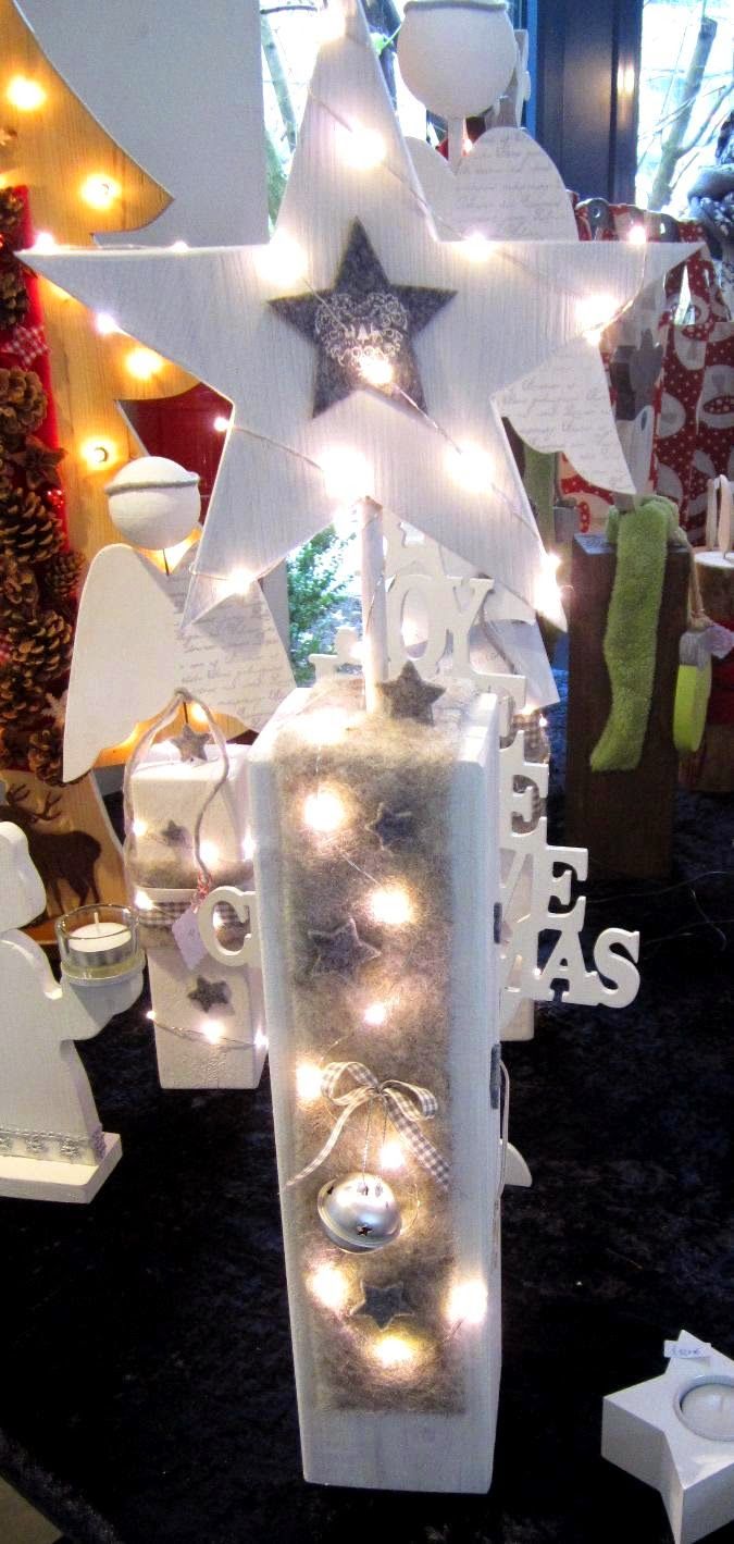Brittas Kreativstubchen Kantholz Mit Holzstern Weihnachtlich Dekorieren Weihnachtsdekoration Und Weihnachtsschilder