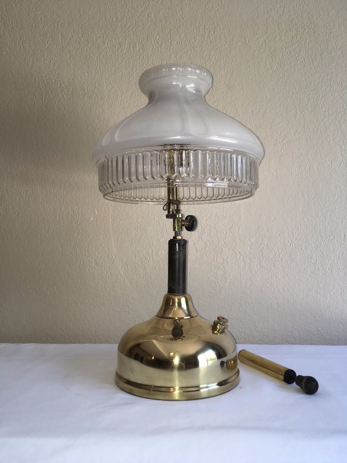 Coleman Quick Lite Antique 1919 Gas Lantern Lamp w Pump & Milk