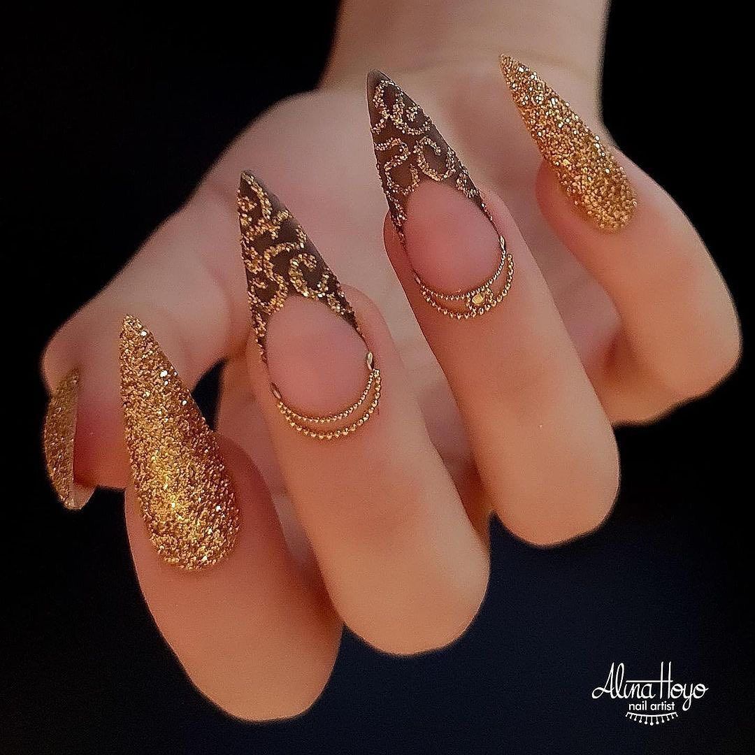 Glitter Nails💅 on Instagram: “Yay or Nay💘 - Follow us @nailsglitter300 for more 🥇 - Credit: DM for credit/removal 🙏🏻 ° ° ° #nailfeed #nailcandy #nailart #nailspolished…” Sexy Nails, Glam Nails, Dope Nails, Bling Nails, Glitter Nails, Sexy Nail Art, Stiletto Nails, Nail Manicure, Coffin Nails