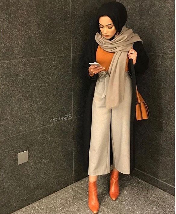 #wattpad #alatoire Couleurs🌈, Marques🐊,Couple💑, Vêtement👗👔, Filles👸🏽, ect... • BOOK PHOTO N°2 • °Classement le plus impressionnant: 🏆 18.11.2018: #1 - fille du Top 1.000 d'histoires📚 🏆10.11.2018: #1 - book du Top 1.000 d'histoires📚 ___________________ Vous pouvez aussi aller sur mon profil pour y découvr... Modern Hijab Fashion, Street Hijab Fashion, Modest Fashion Hijab, Muslim Women Fashion, Hijab Fashion Inspiration, Islamic Fashion, Hijab Style Casual, Hijabi Outfits Casual, Hijabi Style