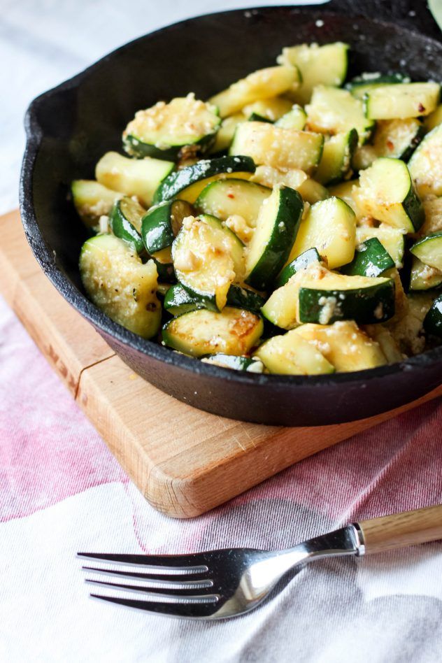 Smażona cukinia z serem - prosto z patelni ⋆ M&M COOKING Healthy Foods To Eat, Healthy Eating, Quick Recipes, Healthy Recipes, Dessert Dishes, Healthy Kitchen, Breakfast Lunch Dinner, Food Design, Cooking And Baking