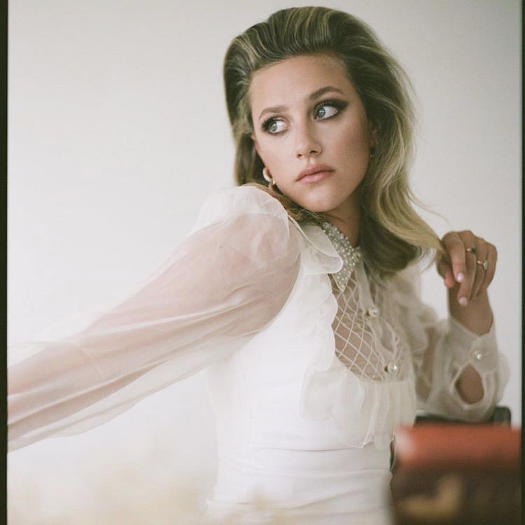 Sofia On Twitter Lili Reinhart Lily Celebs