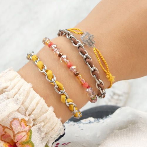 Maak de mooiste sieraden met de kwaliteitsproducten van Griffin Lovely Jewellery, Diy Jewellery, Handmade Jewelry, Jewelry Finding, Jewelry Making, Diy Jewelry Inspiration, Trendy Bracelets, Wholesale Beads, Making Ideas