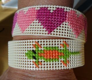 heart or gecko plastic canvas bracelet canvas cuff 7 mesh plastic canvas graph paper