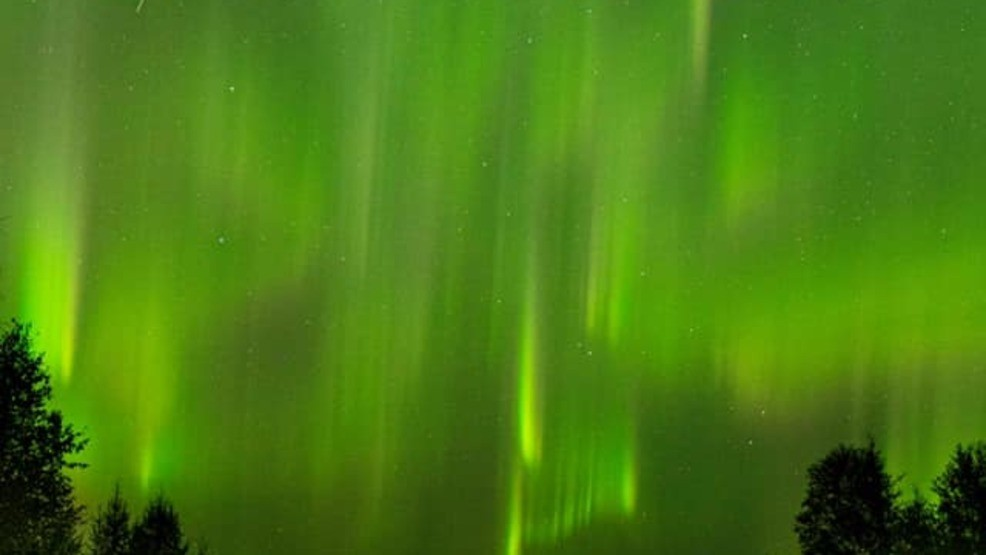Northern lights puts on amazing show in the Great Lakes Northern