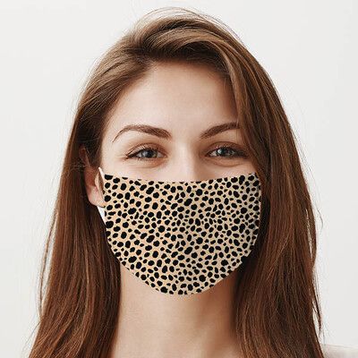 En orijinal ağız maskeleri arasında parmakla gösterilen leopar tasarımlı maskeyi sevdikleriniz için şimdi bizden tercih edebilirsiniz. Maske üzerine seçeceğiniz modellere uygun şekilde özelleştirmeler yaparak sevdiklerinizi özel tasarımları sizler de çıkartabilirsiniz. Sevdiklerinizin zevkine ve kişiliğine uygun, sevdiklerinize uyumlu maskeler modelleri oluşturabilirsiniz.