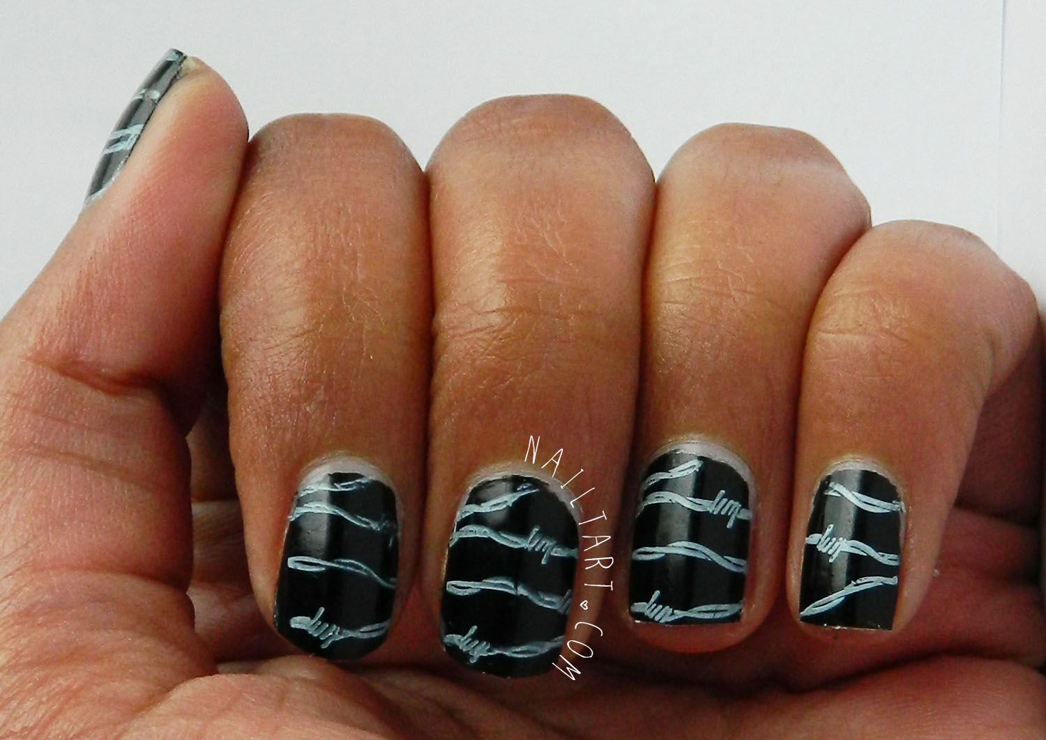 Mash Nails Black And White Barb Wire Nail Art By Nailtart Mash Nails Black And White Barb Wire Nail Art By Nailtart