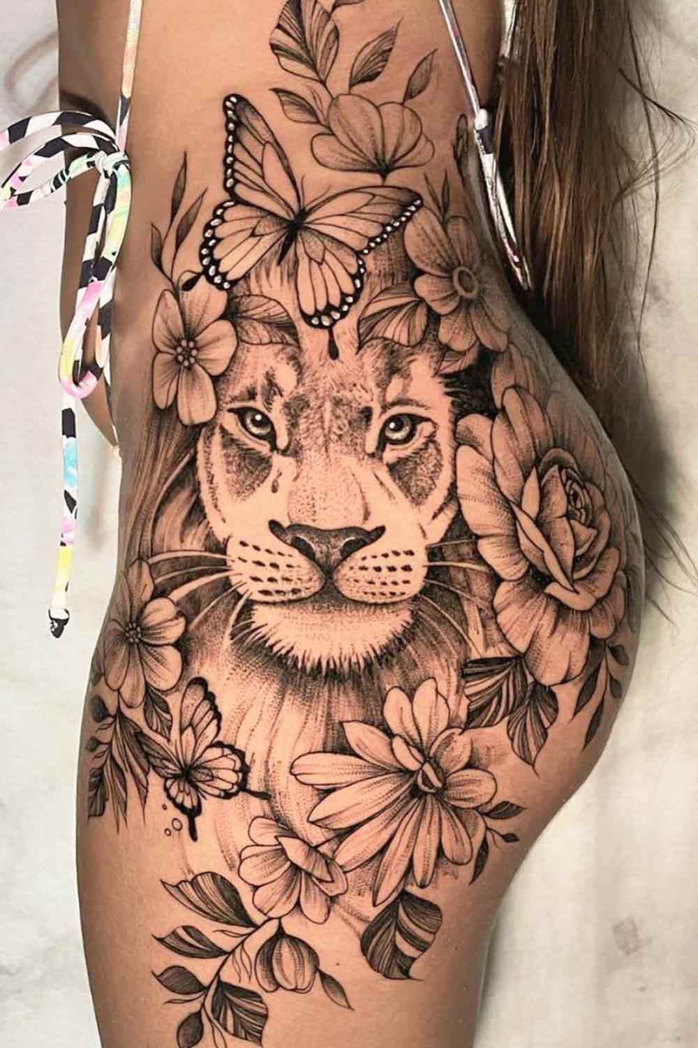 tatuagem-de-leao-no-quadril-com-borboletas Dope Tattoos For Women, Thigh Tattoos Women, Badass Tattoos, Cute Tattoos, Girl Tattoos, Lion Tattoo On Thigh, Thigh Piece Tattoos, Body Tattoos, Sleeve Tattoos