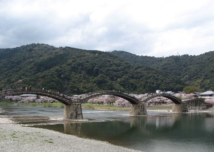 Kurandaへは 行きはskyrailで帰りはキュランダ鉄道を使いました 世界最古の熱帯雨林のなかを キュランダ村を