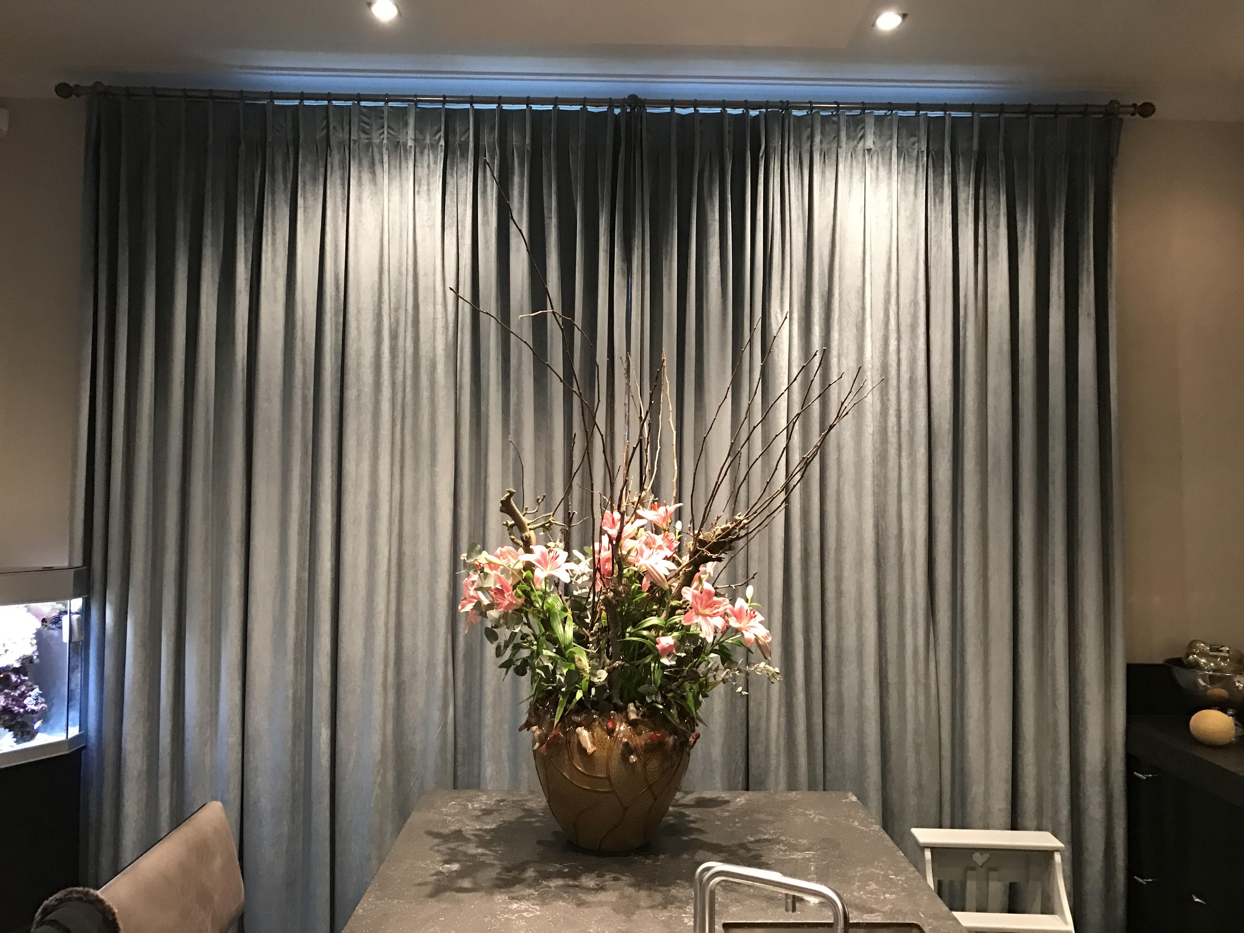 Den Heijer Woningstoffering | gordijnen Vadain + roede Houlés | onze ... Den Heijer Woningstoffering | gordijnen Vadain + roede Houlés | onze ...