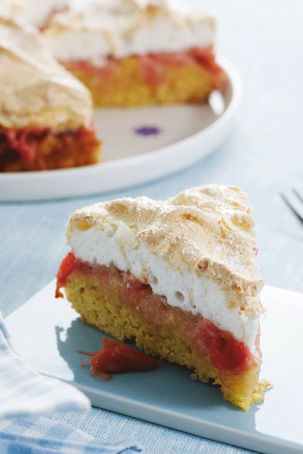 Rabarberkage med låg af marengs // Rhubarb cake with meringue #kageideer