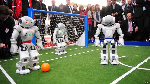 robots futbolistas Bbc News, Robot, High Tech, Soccer Field, Sports, Google Search, World, News, Tecnologia