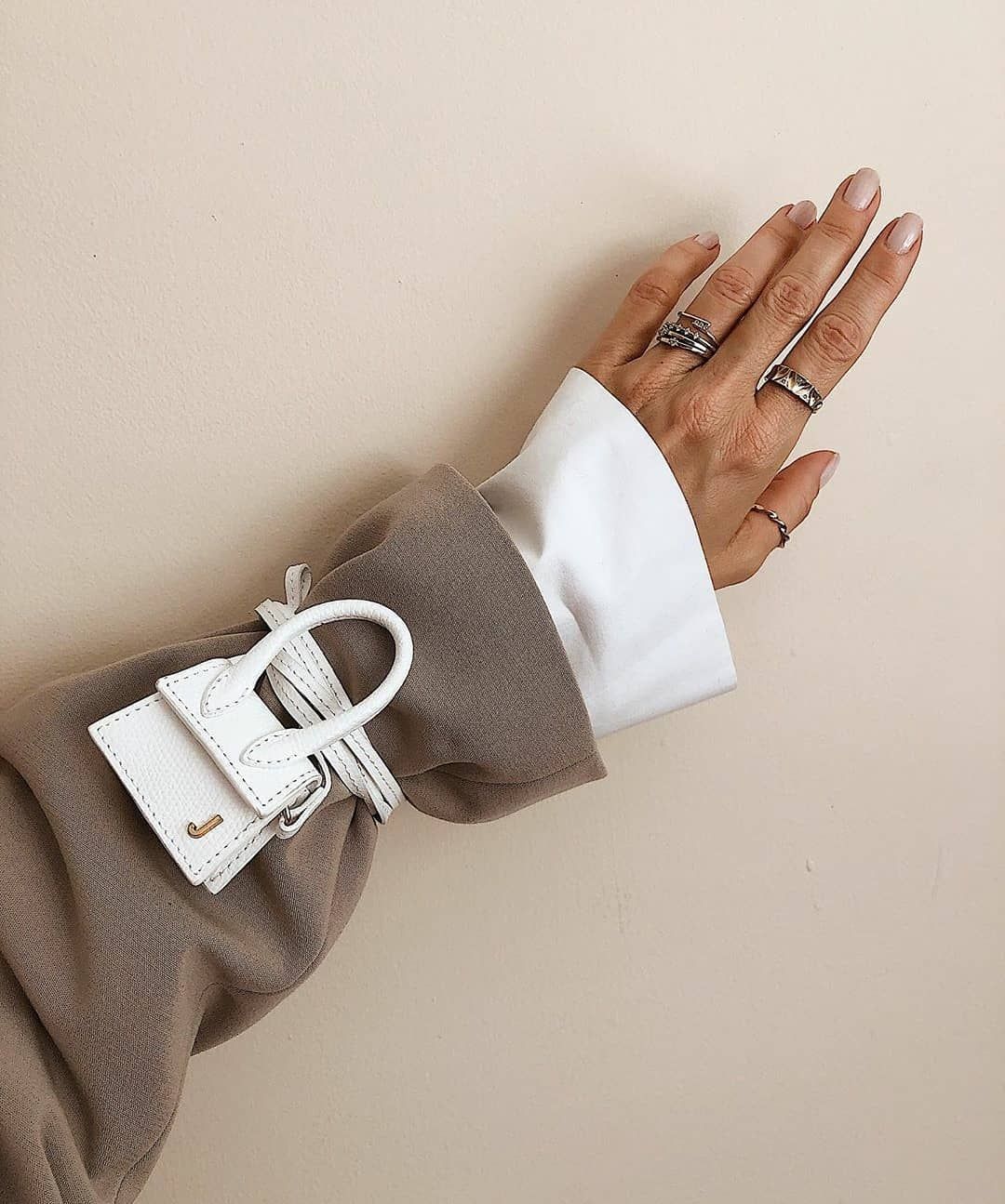 @thebreathefashion on Instagram: “@venswifestyle #streetstyle #style #likeforfollow #fashion #fashionblogger #shopping #clothes #look #inspiration #vogue #magazine…”