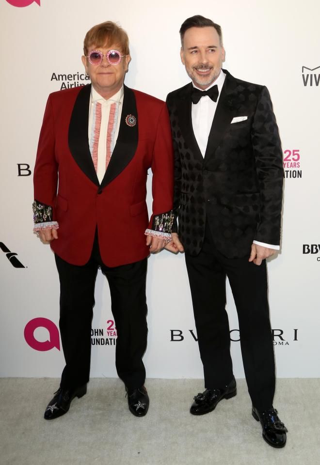 Elton john knee surgery