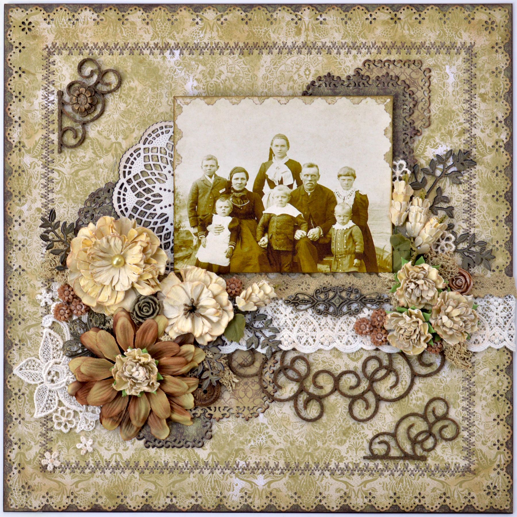 Heritage Scrapbooking Layouts, Ancestry Scrapbooking, Heritage Scrapbook Pages, Scrapbook Blog, Fall Scrapbook, Vintage Scrapbook, Scrapbook Albums, Scrapbook Paper, Scrapbooking Ideas