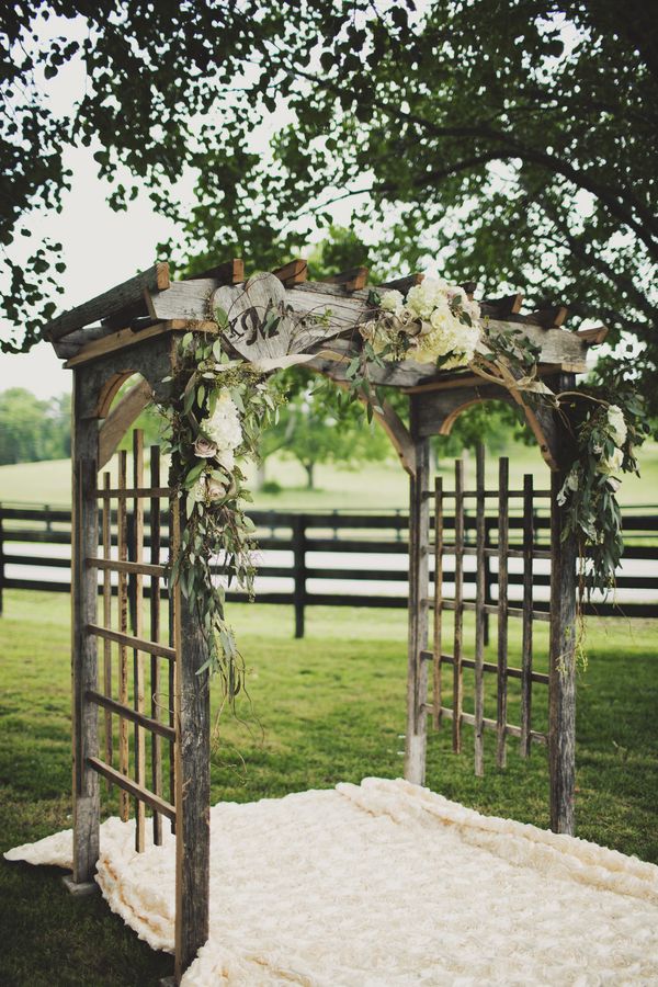 Woodsy Tennessee Wedding Woodsy Tennessee Wedding