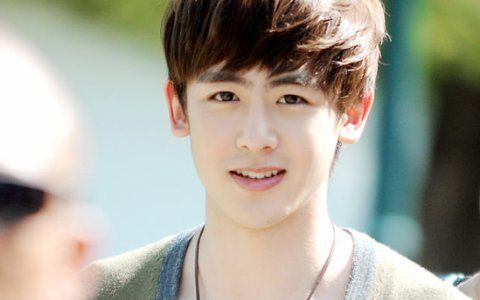 Nichkhun He Is A Famous Thai Singer In A Korean Boy Band I Want To Look Handsome Like Him Celebrity Babies Korean Boy Bands Kim Sun Ah