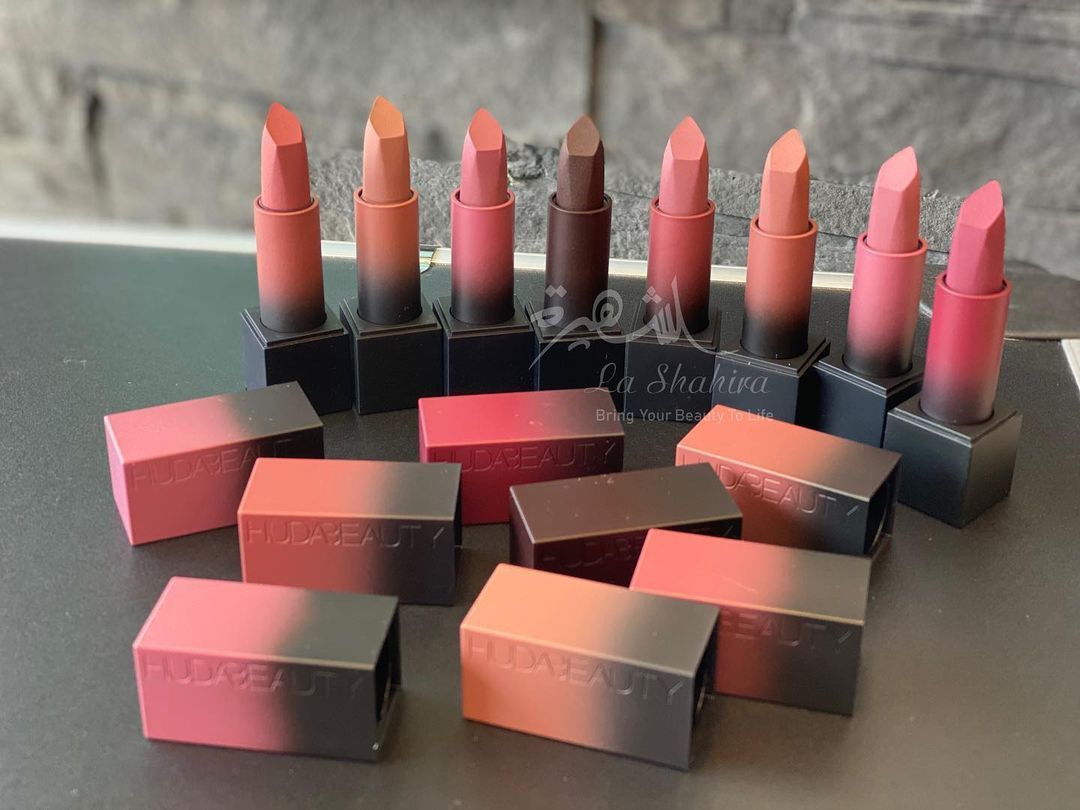 Al Shahira الشهيرة On Instagram Hudabeauty وينهم عشاق هاي الألوان وحمر هدى بيوتي الشهيرة Arabic Quotes Lipstick Beauty